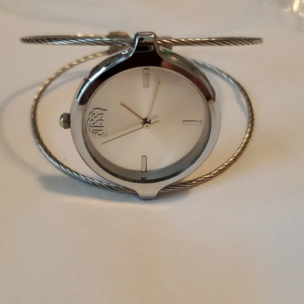 Watch - Picture 4 of 4